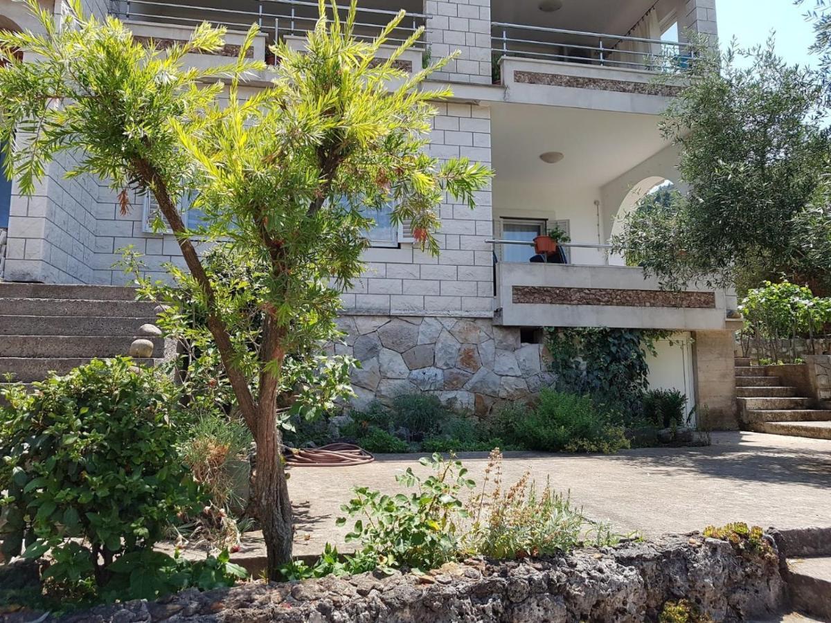 Apartmani Luka Zrnovo Esterno foto