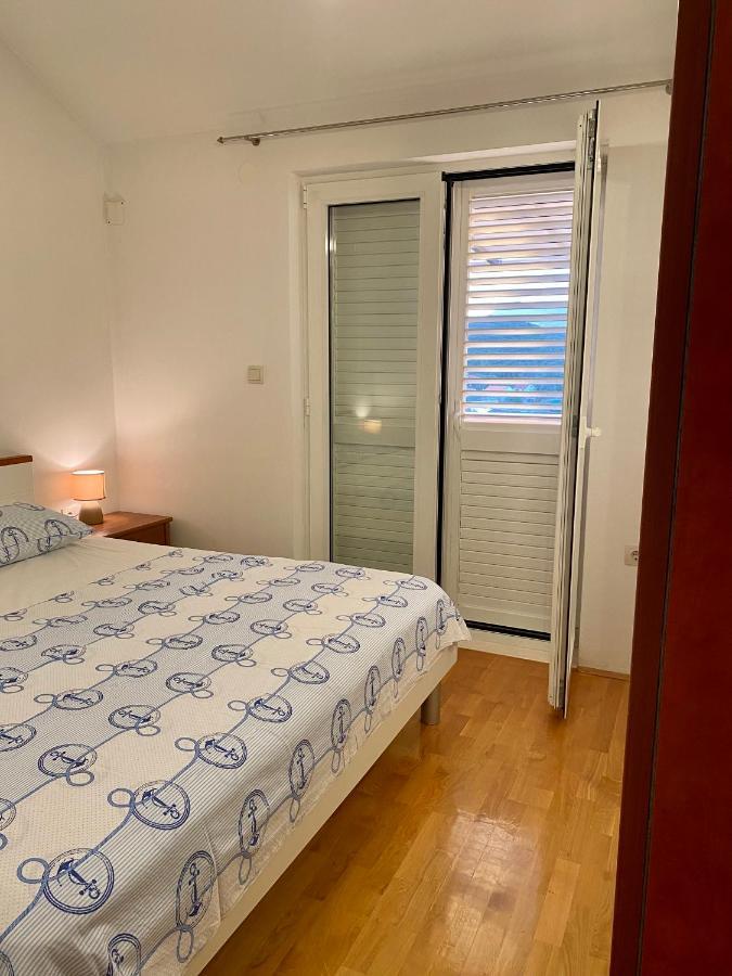 Apartmani Luka Zrnovo Esterno foto
