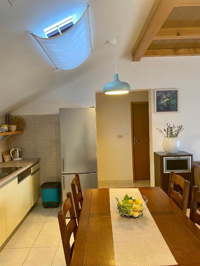 Apartmani Luka Zrnovo Esterno foto