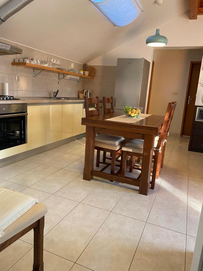 Apartmani Luka Zrnovo Esterno foto
