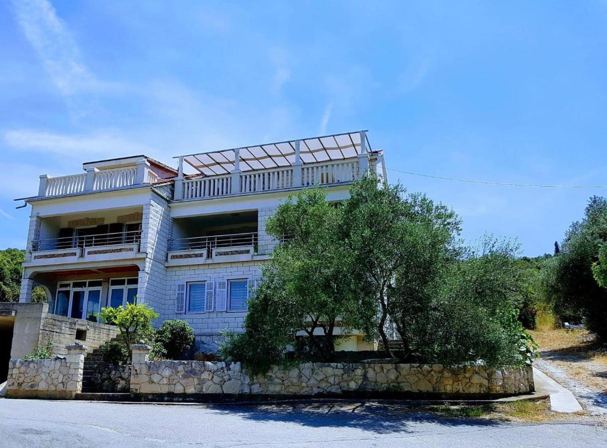 Apartmani Luka Zrnovo Esterno foto