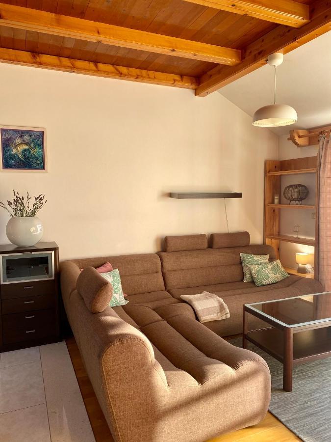 Apartmani Luka Zrnovo Esterno foto