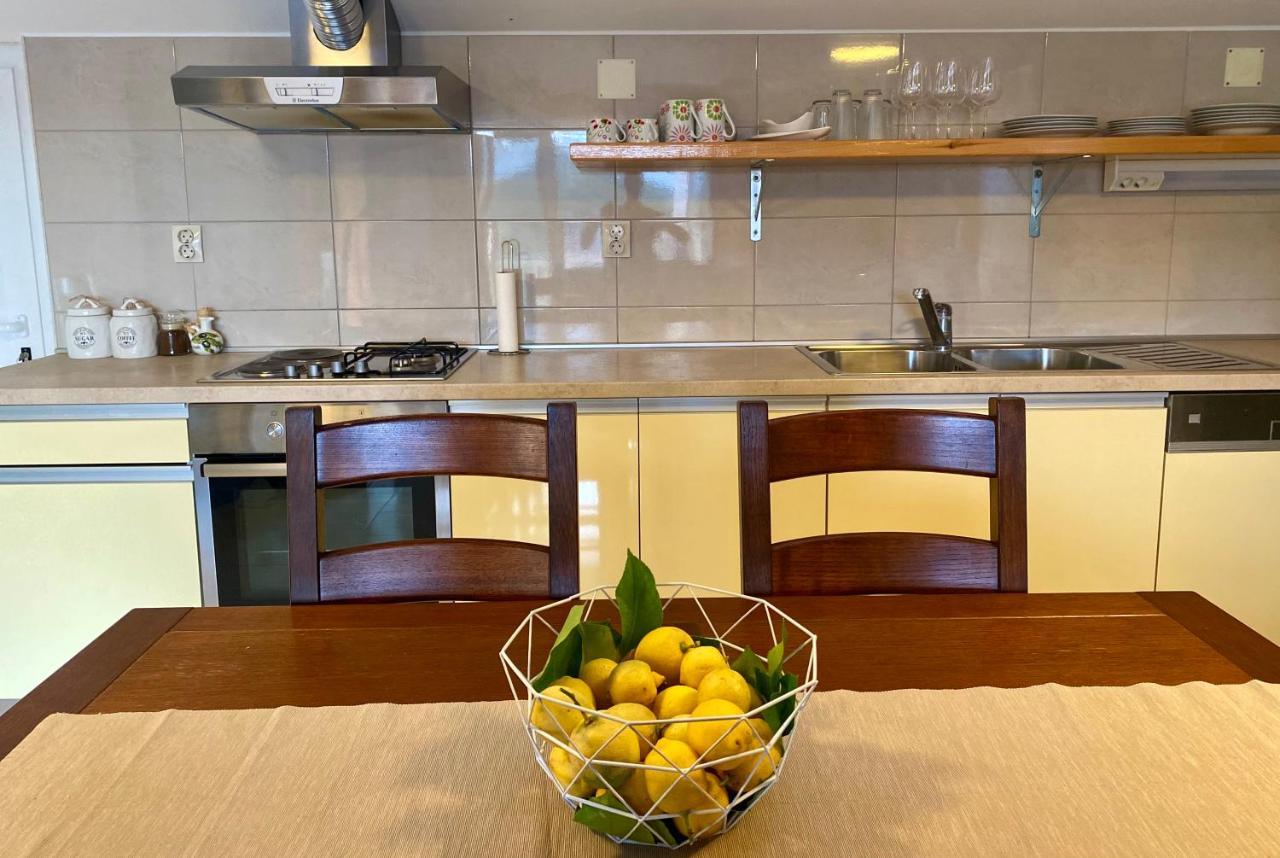 Apartmani Luka Zrnovo Esterno foto