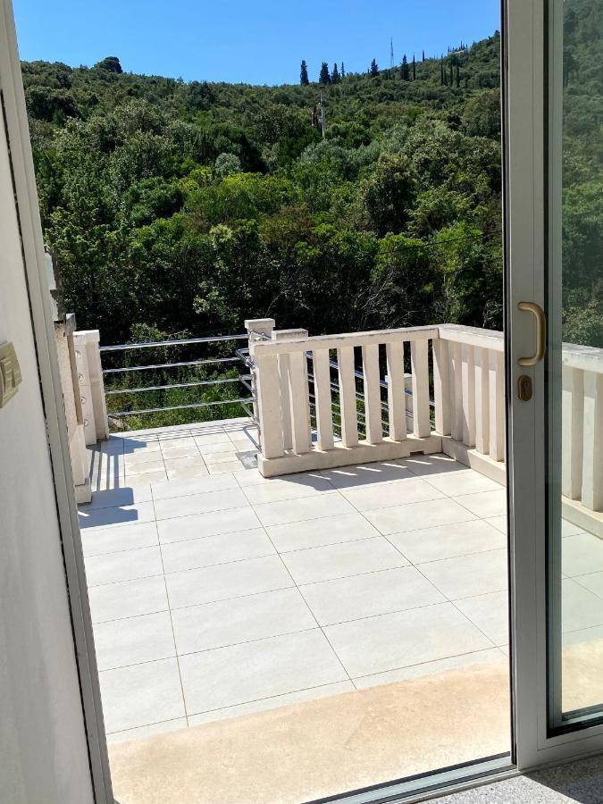 Apartmani Luka Zrnovo Esterno foto