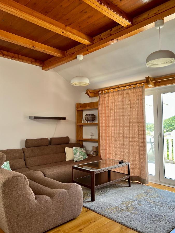 Apartmani Luka Zrnovo Esterno foto
